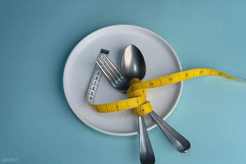 进餐顺序影响血糖水平科学全景解析：“先脂后碳”与科学膳食的生理机制、临床意义及公共健康引导